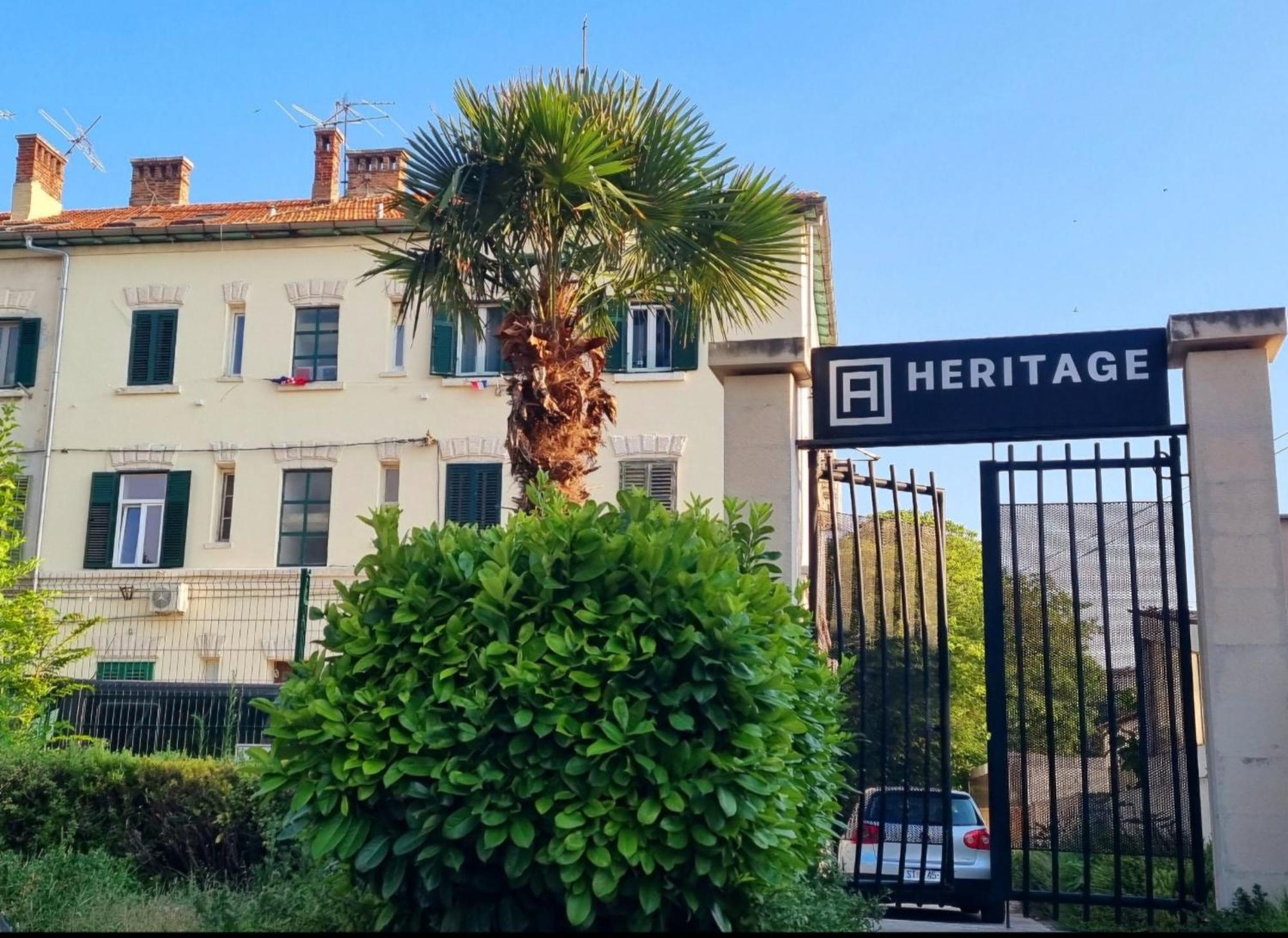 A Heritage Split Exterior photo